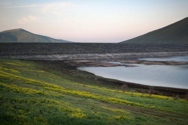 Low waters at Lake Success in East Porterville, a town in California’s San Joaquin Valley, during a drought on Feb. 11, 2015. (David McNew/Getty Images)