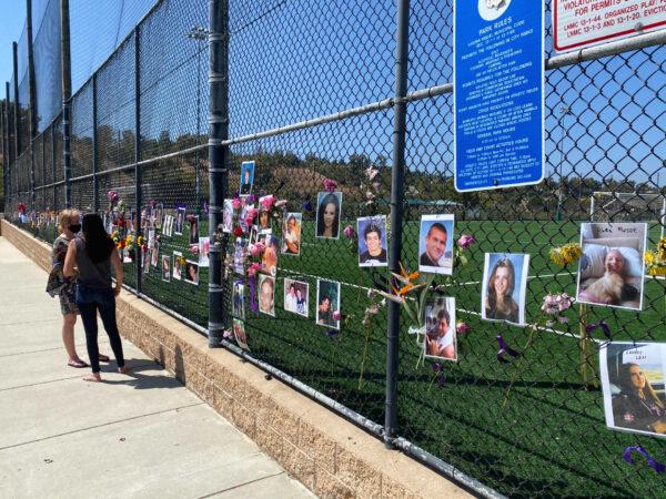 Orange County parents gather to remember loved ones on International Overdose Awareness Day in Laguna Niguel, Calif., on Aug. 31, 2020. (Chris Karr/The Epoch Times)