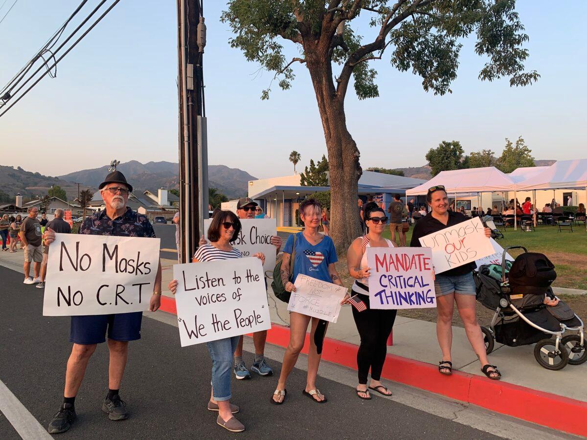 Dozens of parents protest against the district's mask mandate during a meeting of the Glendora Unified School District at Sellers Elementary School in Glendora, Los Angeles County, on Aug. 23, 2021. (Linda Jiang/The Epoch Times)