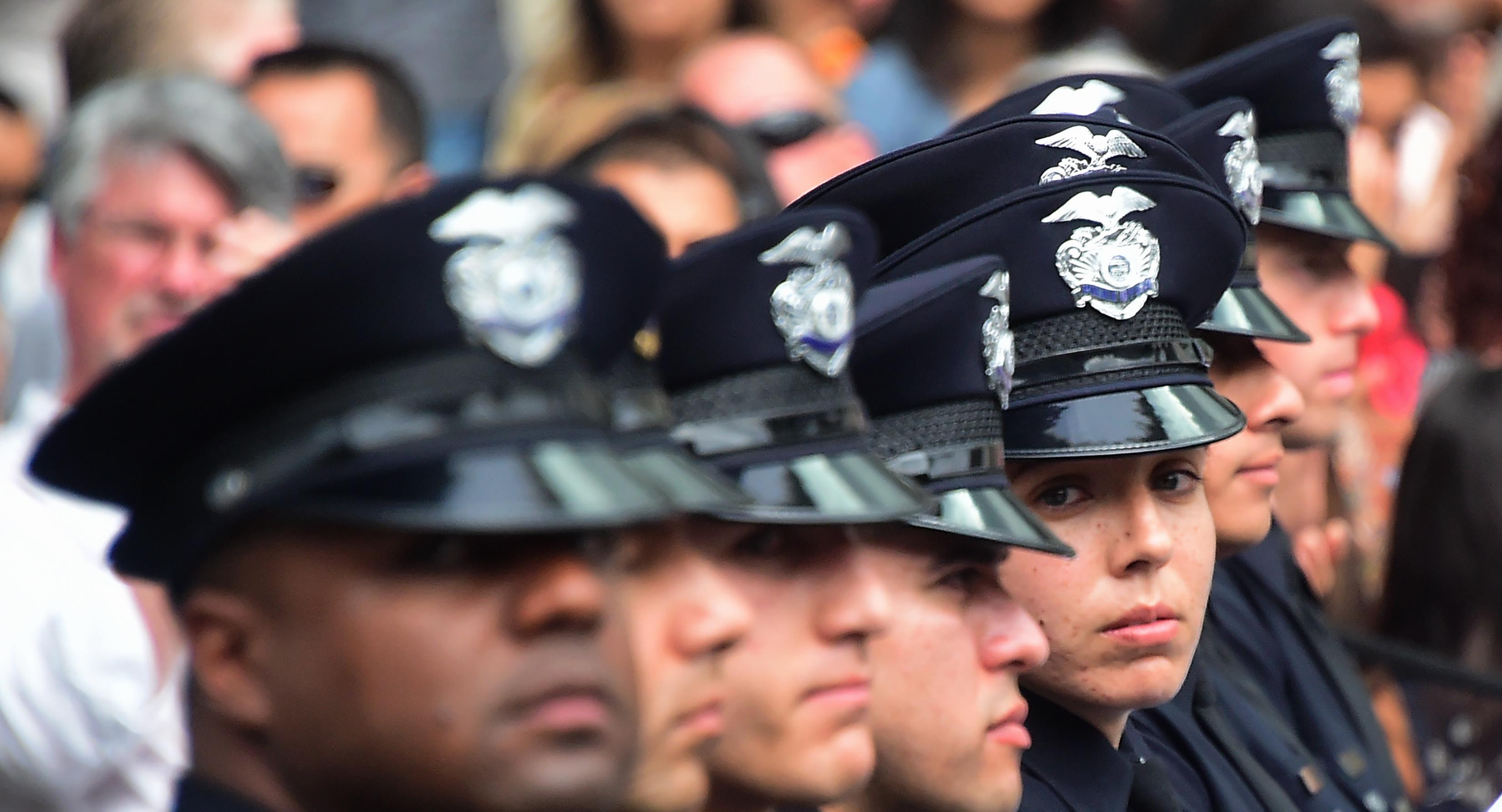 Los Angeles Approves Police Pay Raise Amid Staffing Shortage