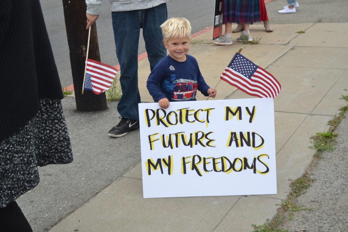 Health care workers, family, and supporters protest against vaccine mandates in Monterey, Calif. on Sept. 12, 2021. (Courtesy Patriot Freedom Fighters)