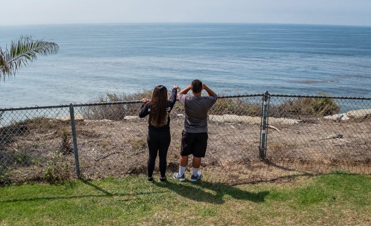 Abigail and Bali Fedalizo in San Pedro, Calif., on Sept. 30, 2021. (John Fredricks/The Epoch Times)