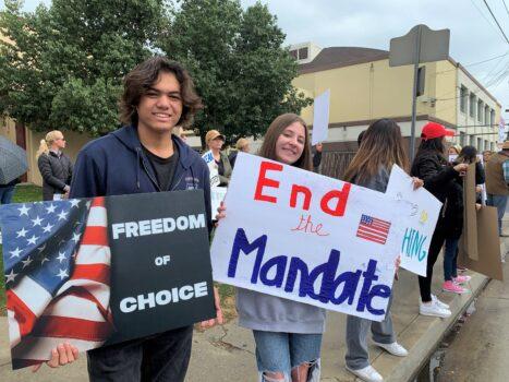Hundreds of parents and students gathered in front of the Chino Valley Unified School District to protest California's decision to keep mask mandate at K-12 schools, on Feb. 15, 2022. (Linda Jiang/The Epoch Times)