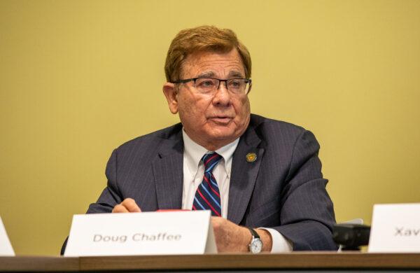 Orange County Supervisor Doug Chaffee attends a town hall meeting at The Be Well clinic in Orange, Calif., on March 9, 2022. (John Fredricks/The Epoch Times)