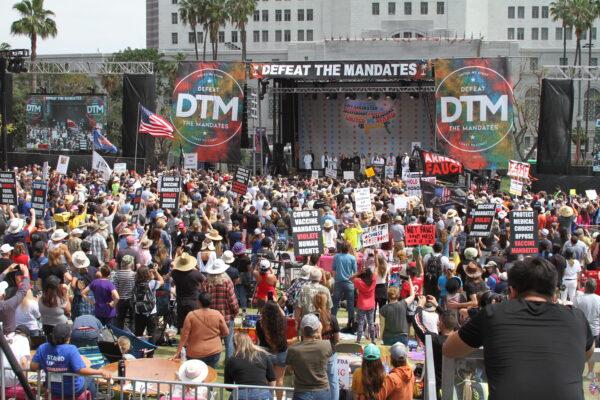 Thousands gather for the "Defeat the Mandates" rally in Los Angeles on April 10, 2022. (Brad Jones/The Epoch Times)