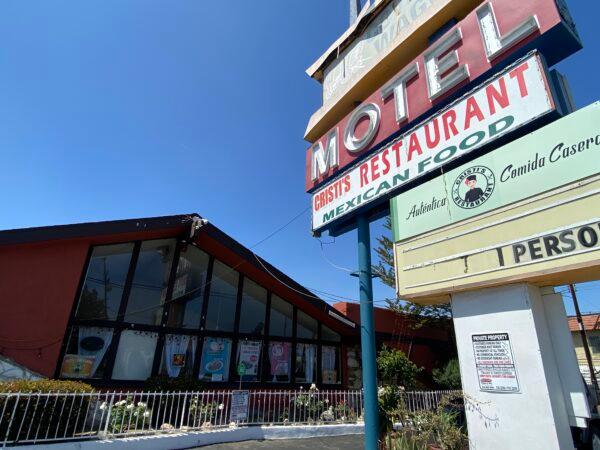 The Covered Wagon Motel was shut down in Anaheim on March 29, 2022. (Jill McLaughlin/The Epoch Times)