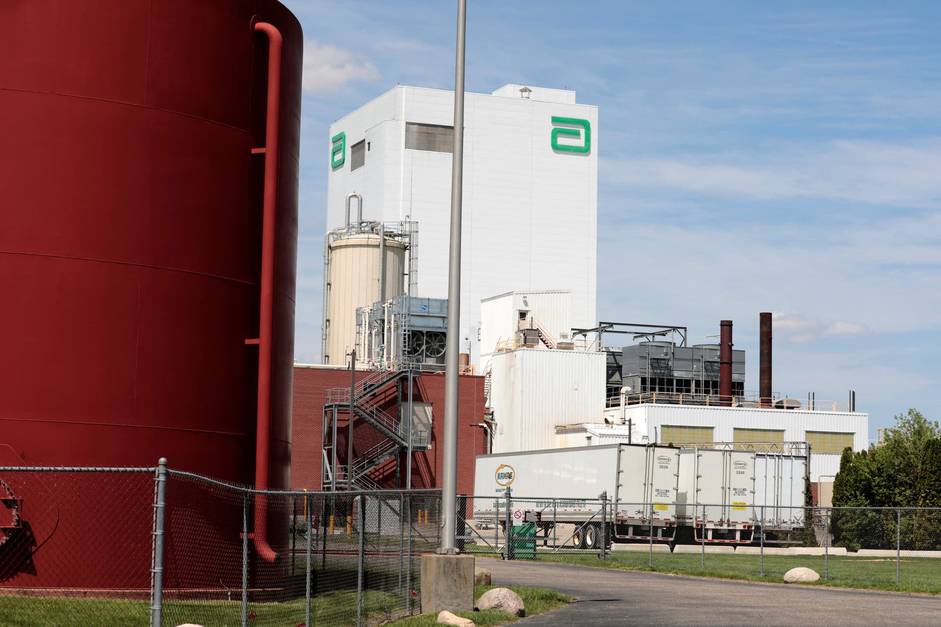 The Abbott manufacturing facility in Sturgis, Mich., on May 13, 2022. (Jeff Kowalsky/AFP via Getty Images)