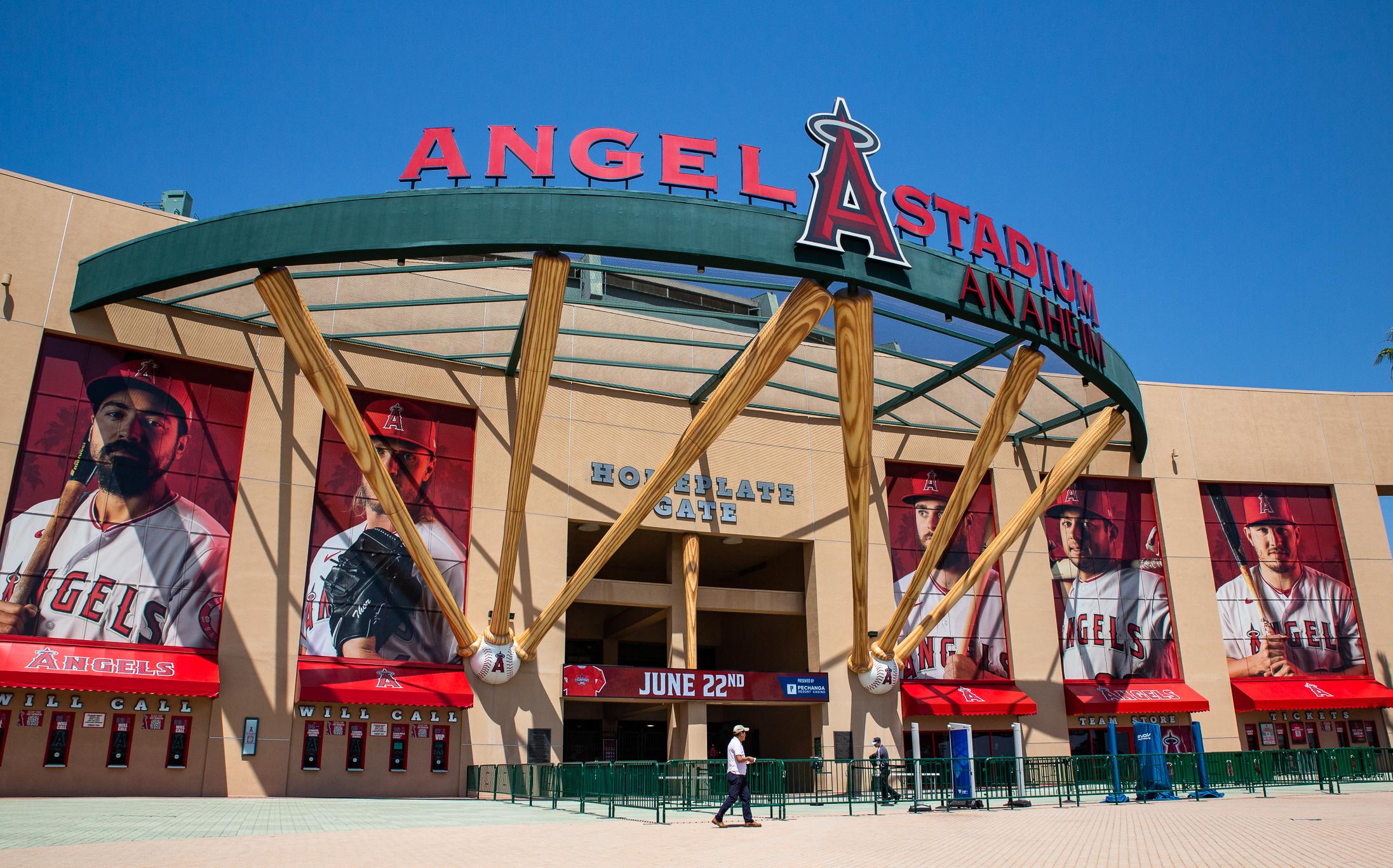 SoCal College Baseball Teams to Play at Dodger, Angel Stadiums