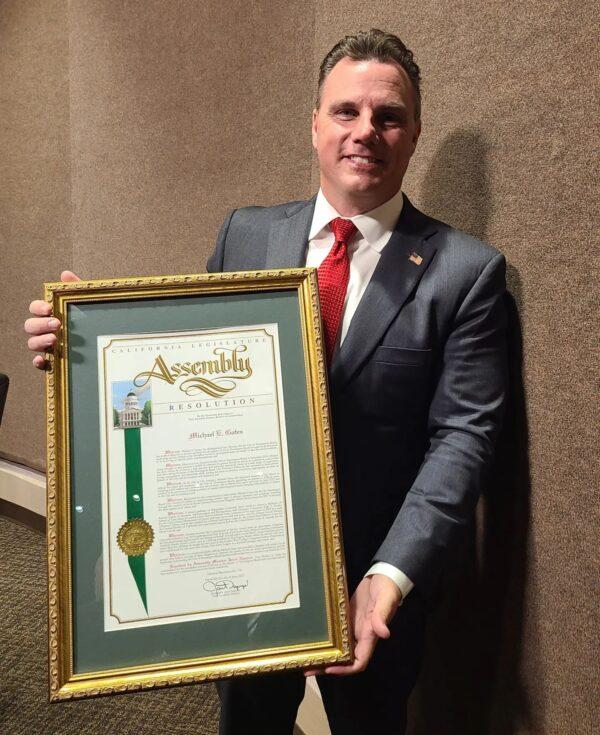 Assemblywoman Janet Nguyen (R-Huntington Beach) commended Huntington Beach City Attorney Michael Gates during a council meeting in Huntington Beach, Calif., on June 21, 2022. (Courtesy of the City of Huntington Beach)