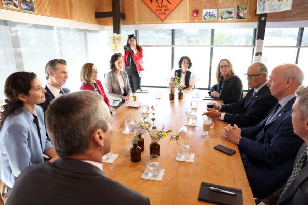 (L-R) California Gov. Gavin Newsom, Oregon Gov. Kate Brown, Washington Gov. Jay Inslee, and British Columbia Premier John Horgan meet before a press conference in San Francisco on Oct. 6, 2022. (Justin Sullivan/Getty Images)