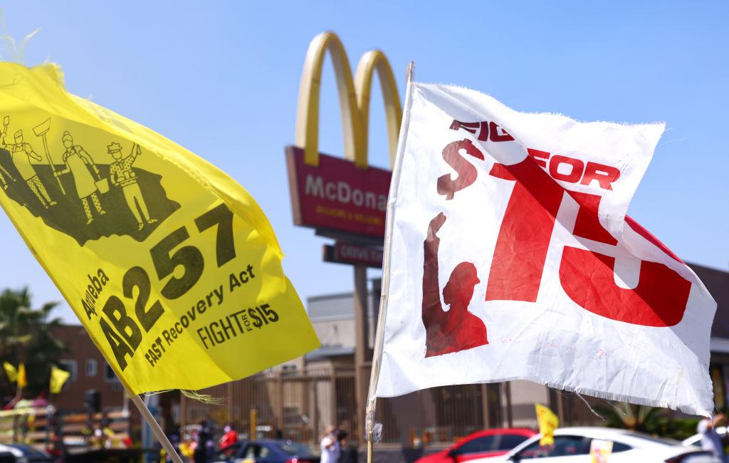California Lawmakers to Consider Bill to Raise Fast-Food Workers’ Pay to $20 an Hour