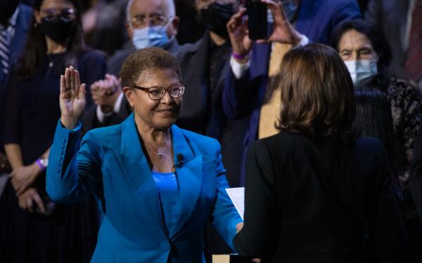 Vice President Kamala Harris swears in Karen Bass as Los Angeles mayor at the Microsoft Theatre in Los Angeles on Dec. 11, 2022. (John Fredricks/The Epoch Times)