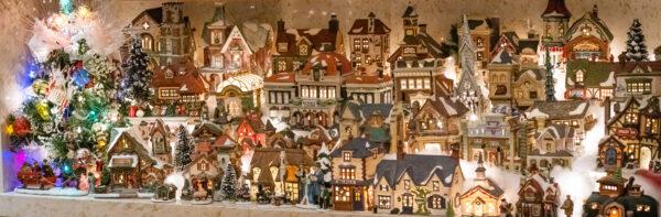 Sylvia Nash and Loren Lillestrand's Christmas-themed home in Chino Hills, Calif., in 2021. (Vivien & Dene Olsen/LOV Portrait Design)