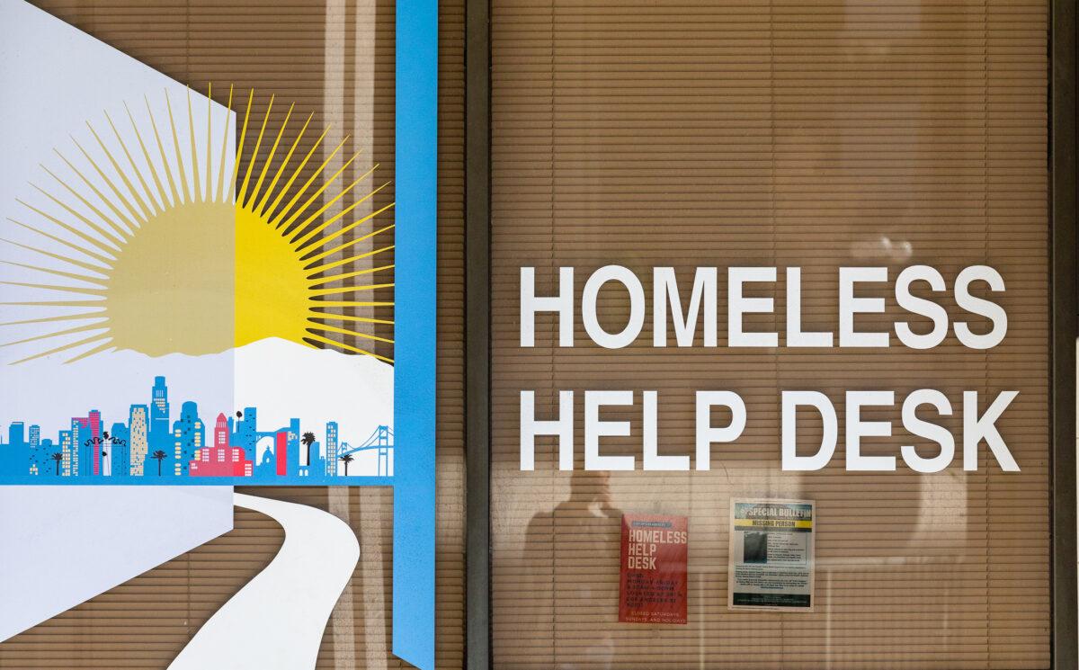 A homeless help desk sits empty in Los Angeles, Calif., on Jan 27, 2023. (John Fredricks/The Epoch Times)