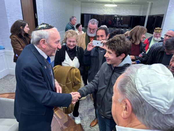 Joseph Alexander shares his experiences of surviving the Holocaust, at the Chabad Center for Jewish Life, on Jan. 27, 2023. (Stephan Abraham/Chabad Center for Jewish Life)