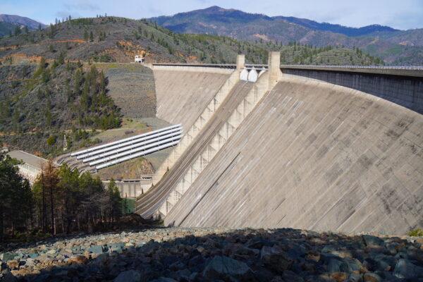 Lake Shasta Dam in Shasta Lake, Calif, on Feb. 14, 2023. (Allan Stein/The Epoch Times)