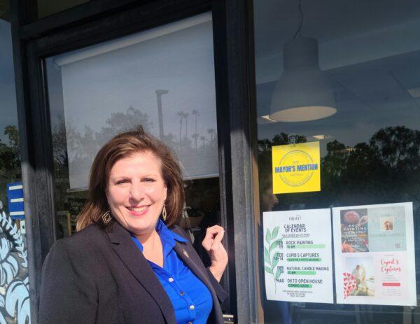 Laguna Niguel Mayor Sandy Rains at Okto Café and Marketplace. (Courtesy of Laguna Niguel Mayor Sandy Rains)