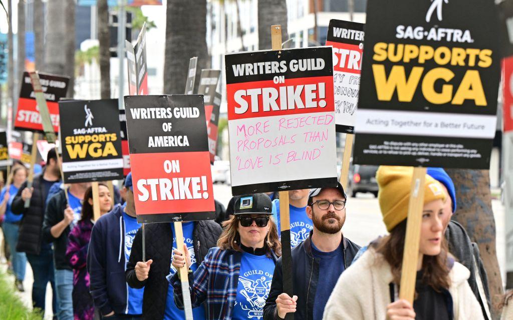 Hollywood Studios, Actors Agree to Last-Minute Federal Mediation to Avoid Strike