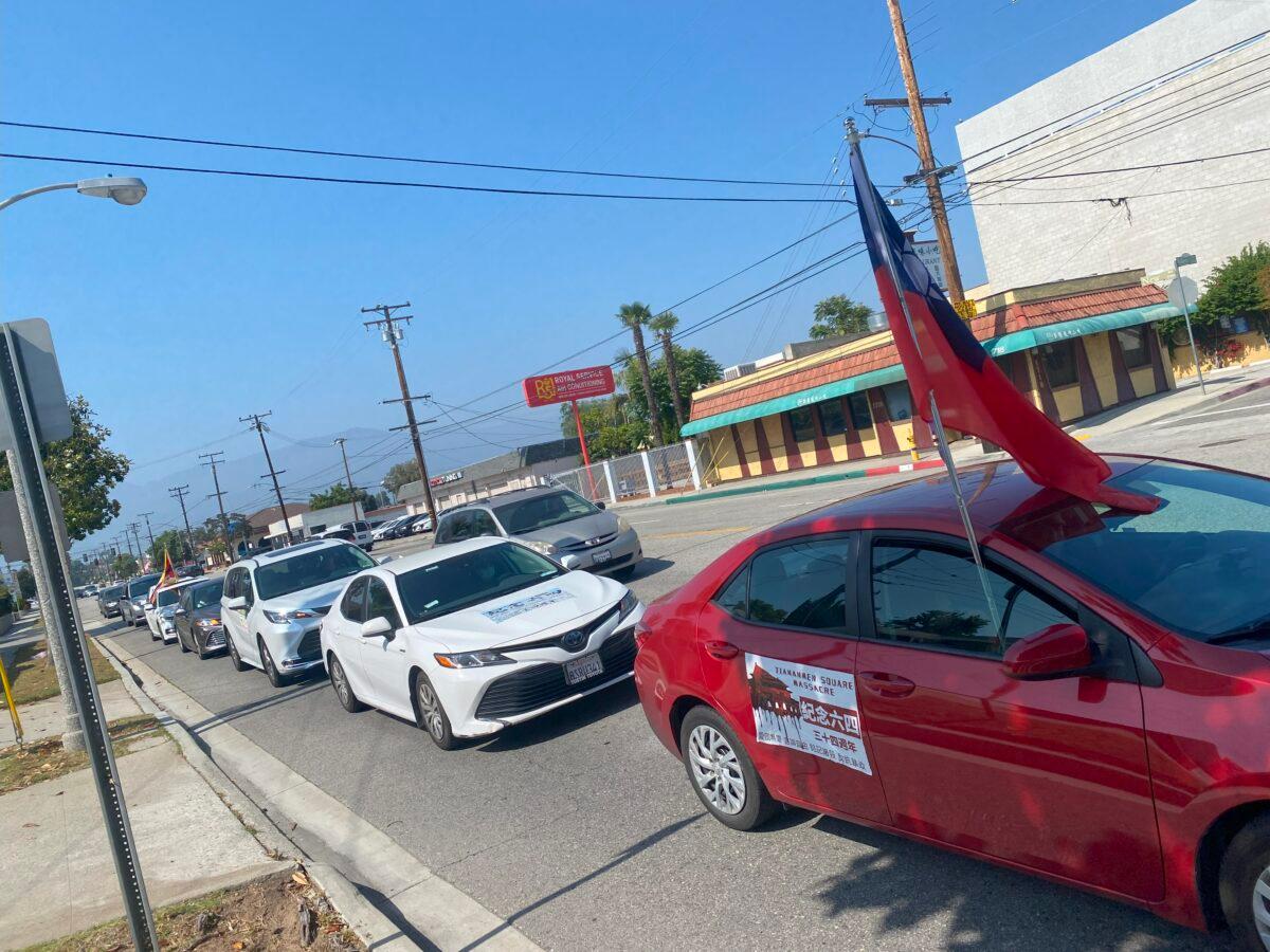 A car parade is held in Los Angeles to commemorate those that died during the Tiananmen Square Massacre in Beijing, June 4, 1989. (Courtesy of Jie Lijian)