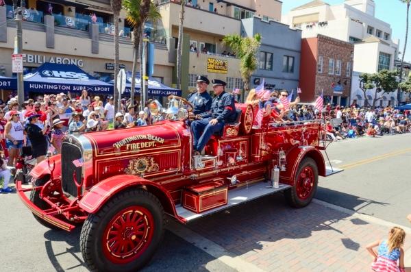 Huntington Beach Fire Department appears in the 119th Fourth of July Parade in Huntington Beach, Calif., on July 4, 2023. (Alex Lee/The Epoch Times)