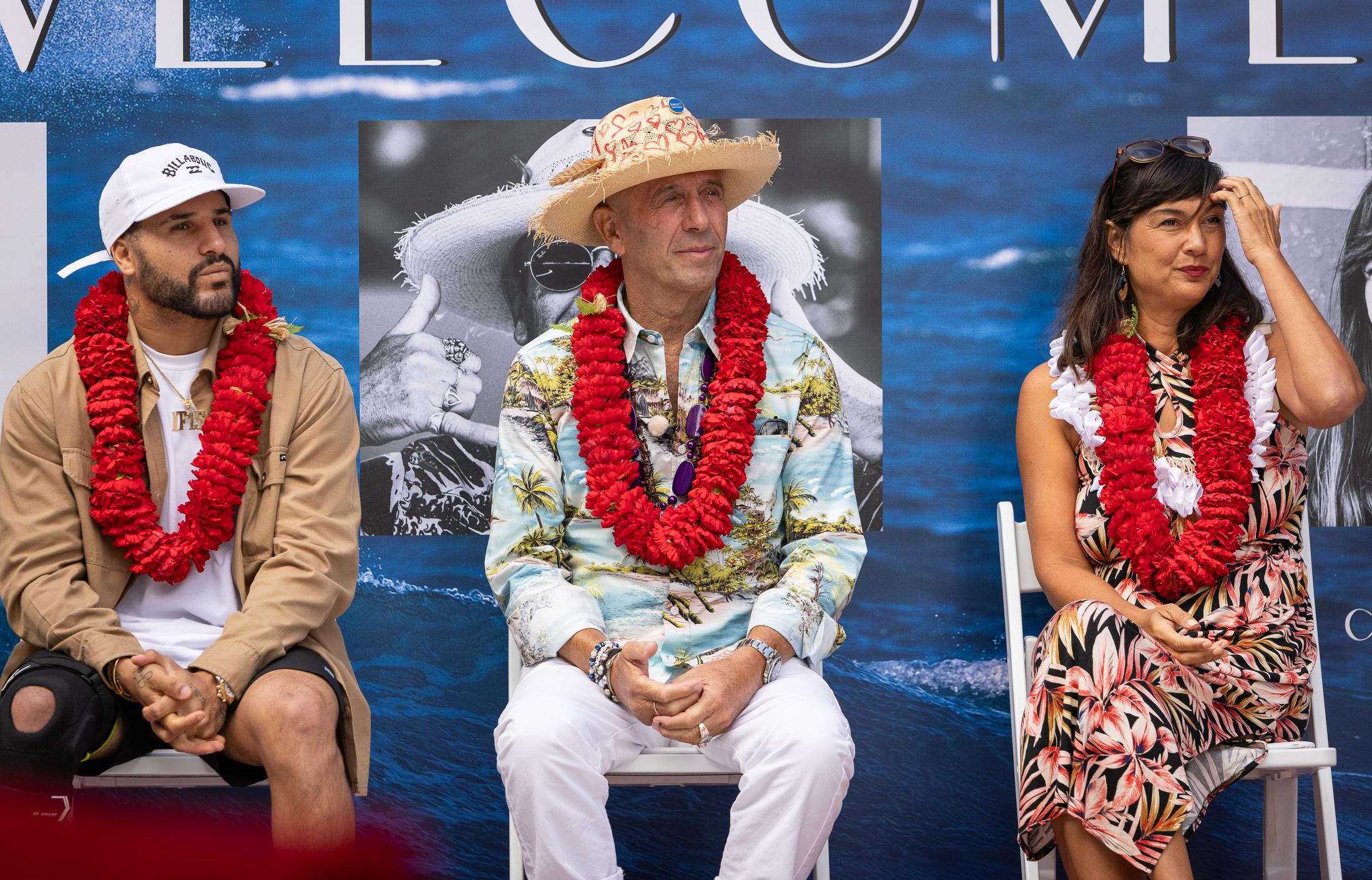 US Open of Surfing Celebrations Welcome 3 Surfers to ‘Hall of Fame’
