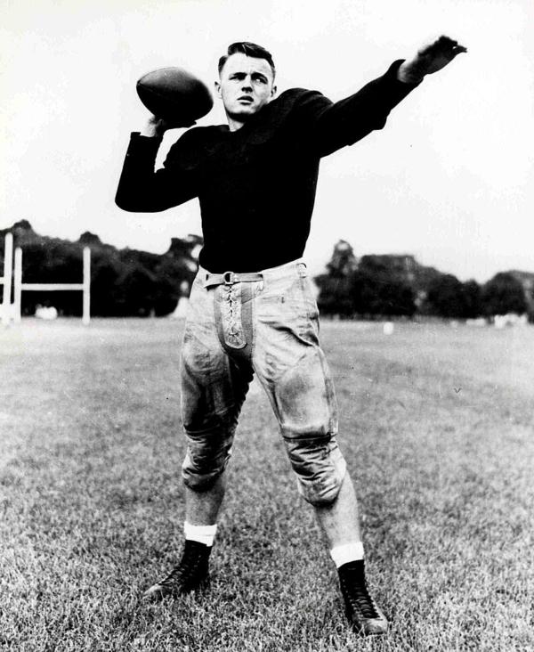 U.S. Military Academy–West Point halfback Glenn Davis. He was the 1946 Heisman Trophy winner. (U.S. Military Academy/Getty Images)