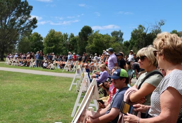 Audiences watch a reenactment of a Civil War battle during the 30th annual Civil War Days event at Huntington Beach Central Park in Huntington Beach, Calif., on Sept. 3, 2023. (Sophie Li/The Epoch Times)