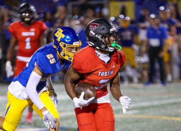 Senior wide receiver Mack Alleyne (R) from Tustin High School in Orange County, California. (Courtesy of Caesar Ocular)