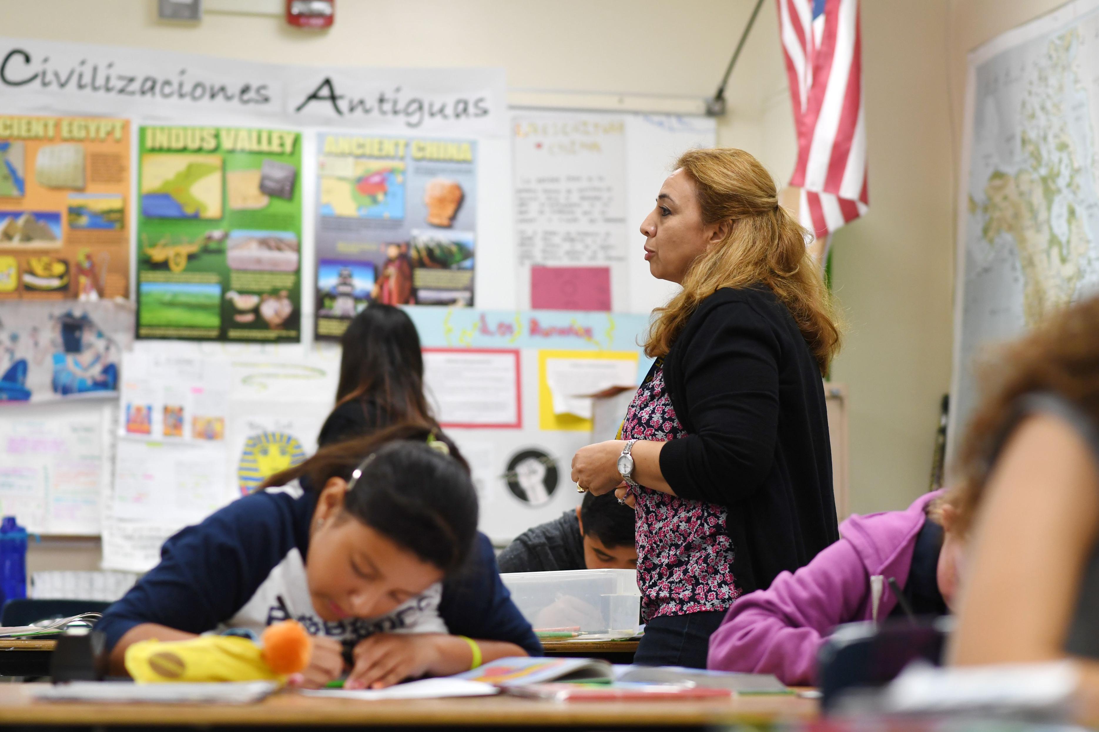 California Behind Several States, Including Texas, on Bilingual Education