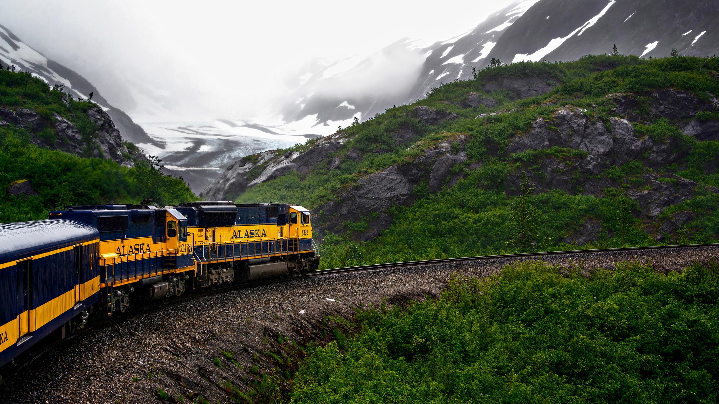 The Glacier Discovery winds around ice fields on its way to Whittier. (Maria Coulson)