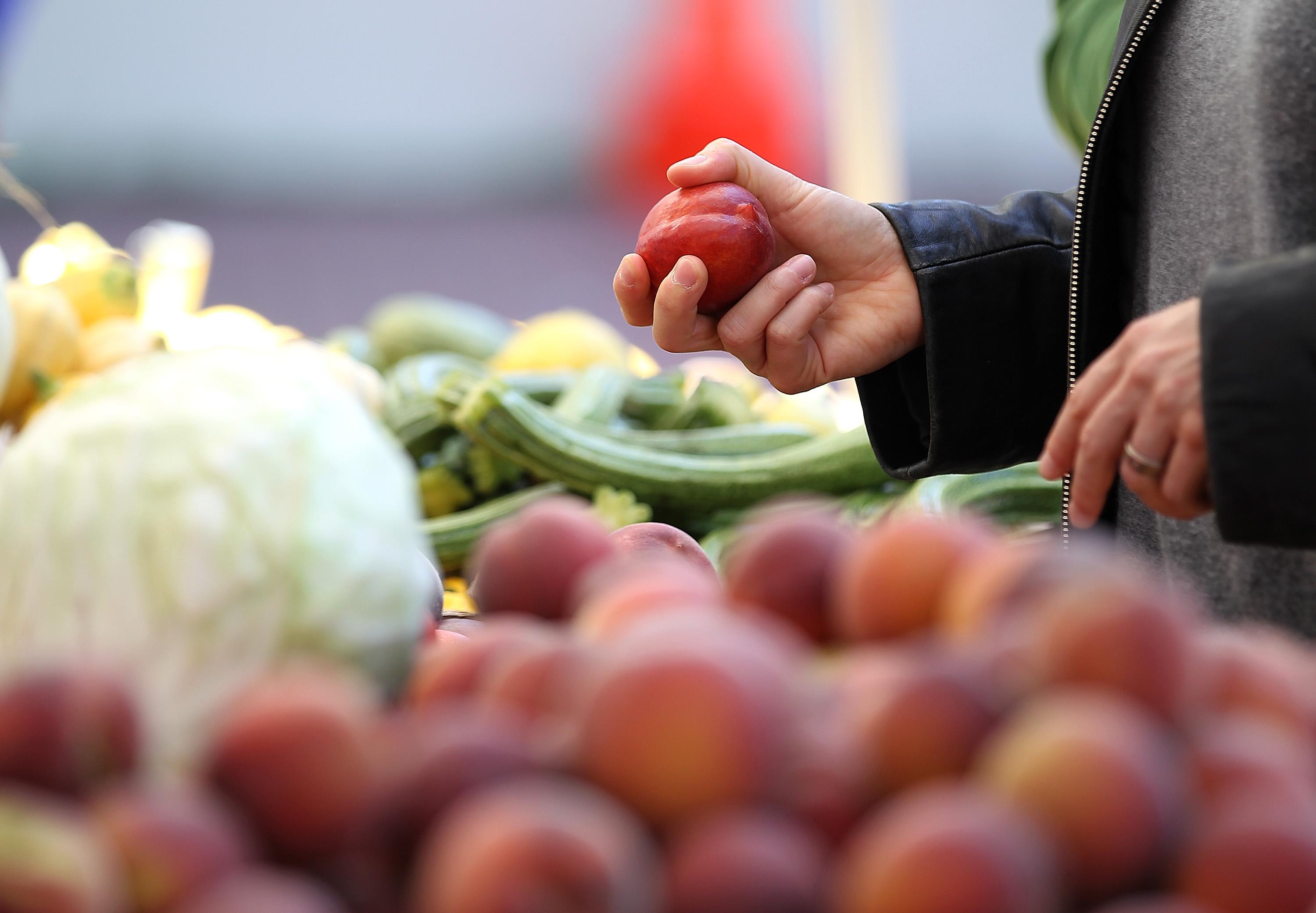 California Farm Recalls Fruit after Potential Contamination Found
