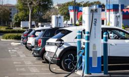Starbucks Partners With Mercedes-Benz to Install 100 West Coast EV Charging Stations