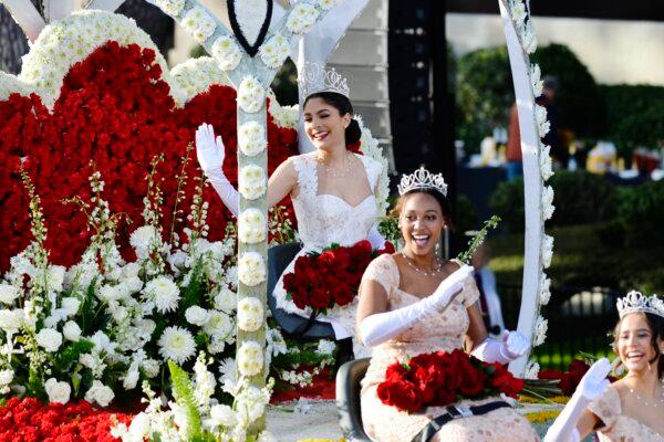 Naomi Stillitano, the 105th Rose Queen, (L) waves during the 135th Rose Parade Presented by Honda in Pasadena, Calif., on Jan. 1, 2024. (Jerod Harris/Getty Images)