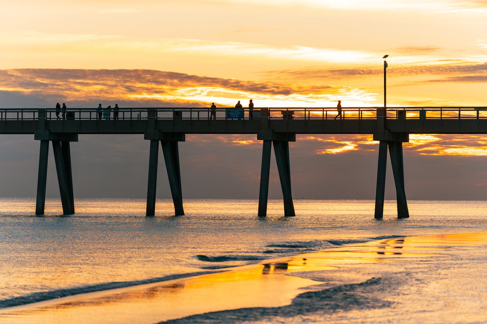 A blissful sunset along the Navarre Beach Fishing Pier. (Courtesy of Santa Rosa County Tourist Development Office)