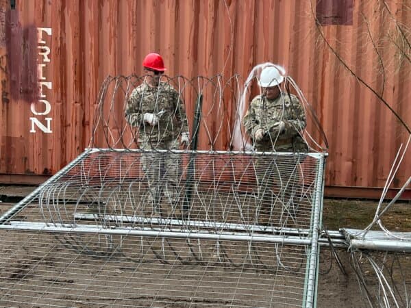 Texas Installs More Border Wire After Supreme Court Order Allowing Its ...