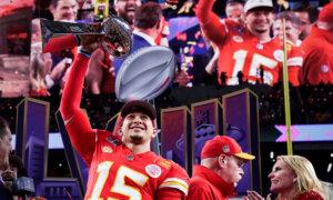 Chiefs Quarterback Mahomes Putting in Work to Defend Super Bowl Title