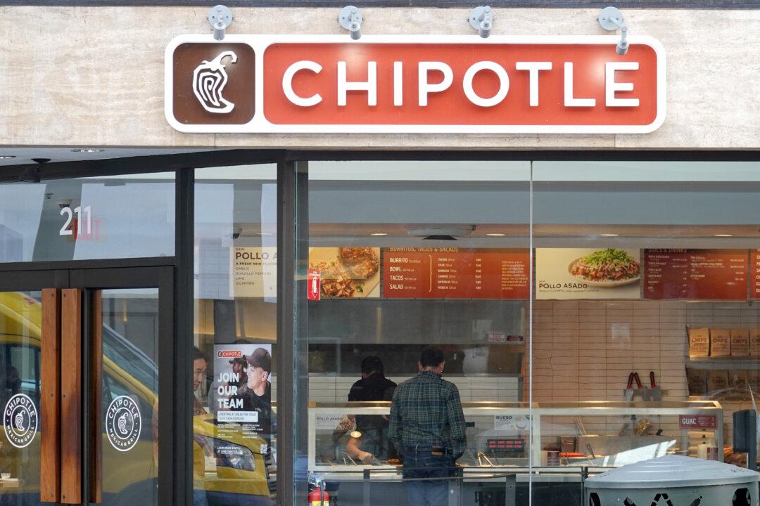 Chipotle Promises to Crack Down on Outliers Serving Small Portions