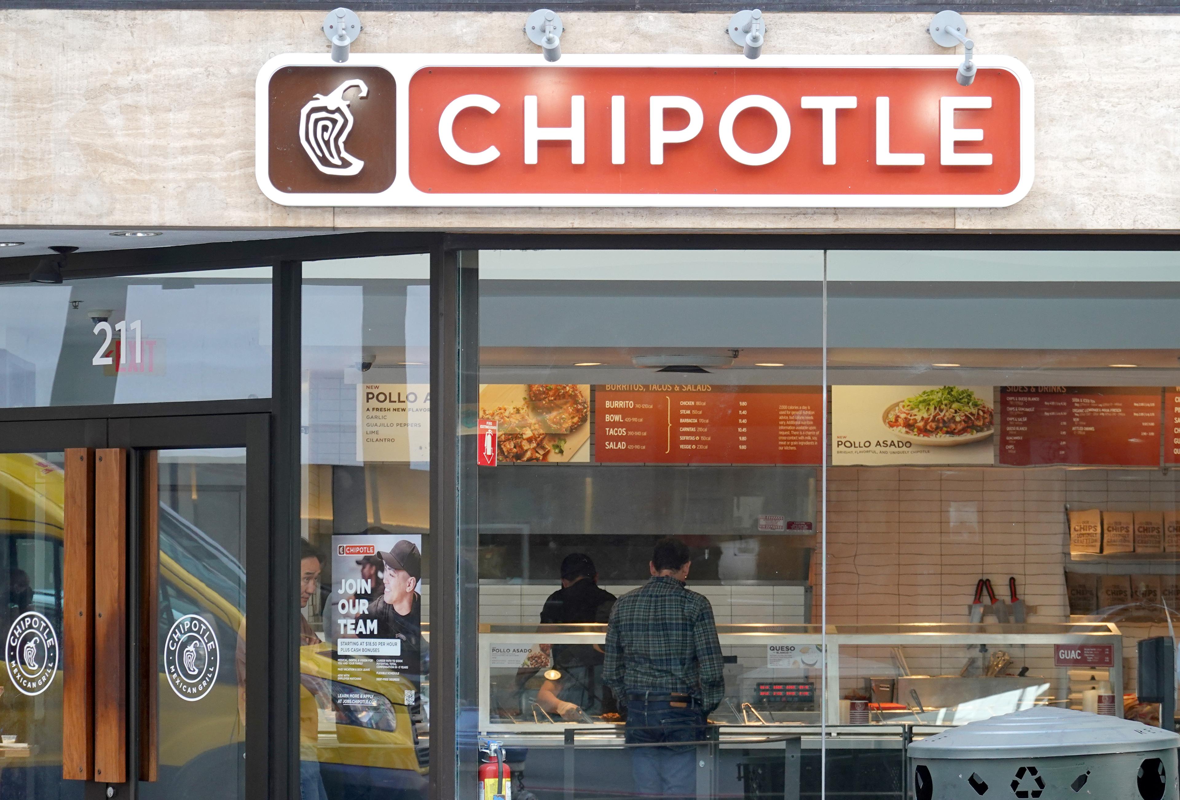 Chipotle Promises to Crack Down on Outliers Serving Small Portions