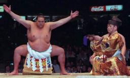 Hawaii-Born Sumo Champion Akebono Dies in Japan