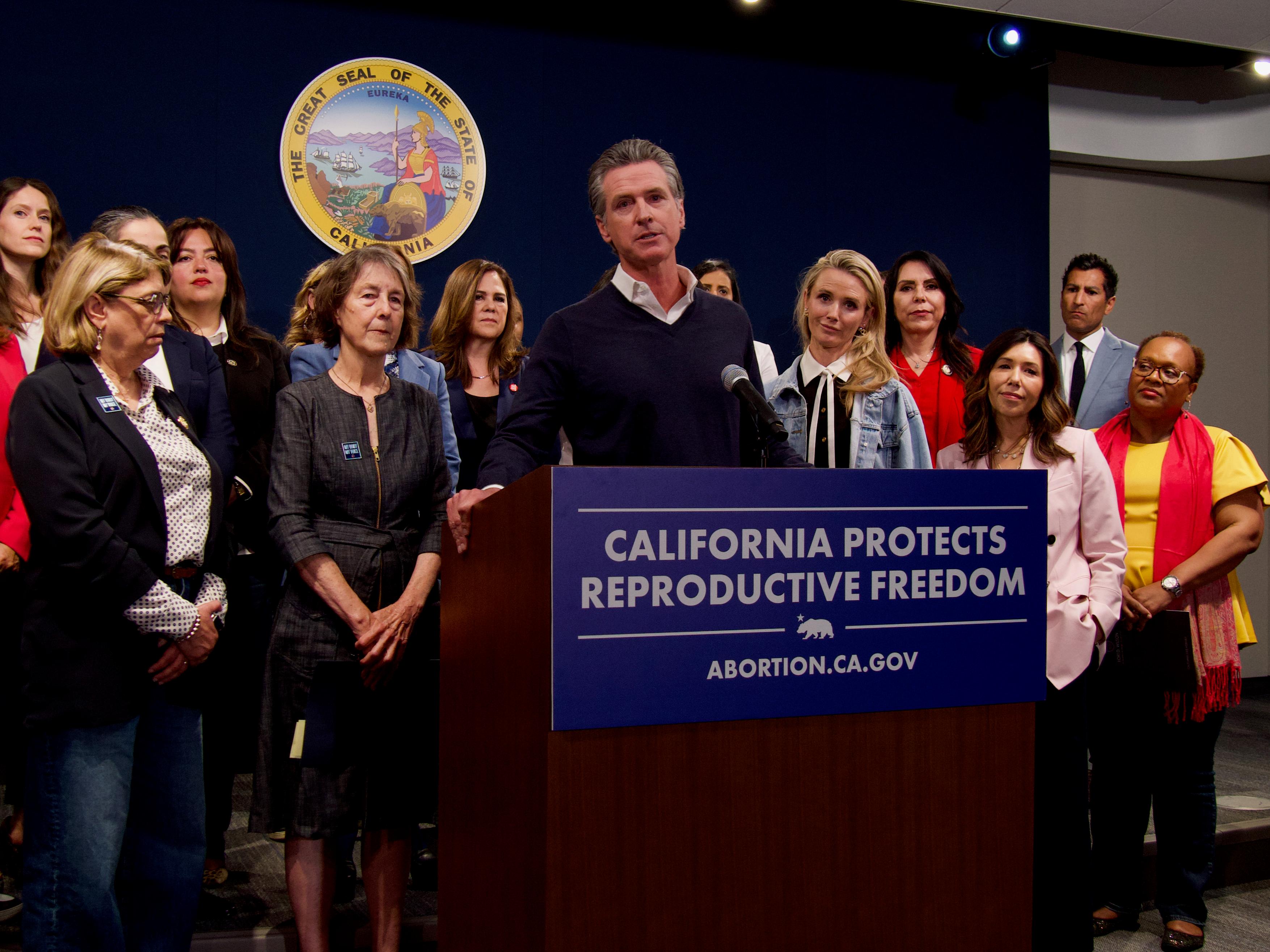 Newsom, Lawmakers Announce Bill in Response to Arizona’s Abortion Ban