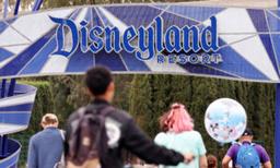 More Families Going Into Debt to Visit Disneyland