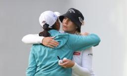 Sagstrom, Zhang Break Away in Founders Cup, Dashing Korda’s Bid for Record 6th Straight LPGA Victory