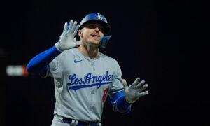 Smith’s Two-Run, 10th-Inning Double Lifts Dodgers Over Giants