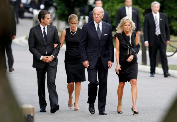 From left to right: Hunter Biden, Kathleen Buhle, Joe Biden, and Jill Biden in Virginia in a file image. (Jim Bourg/Pool/Getty Images)