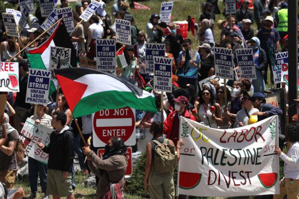 Academic workers at the University of California–Santa Cruz walked off the job to strike in protest of the UC system’s handling of pro-Palestinian demonstrations, in Santa Cruz, Calif., on May 20, 2024. (Justin Sullivan/Getty Images)