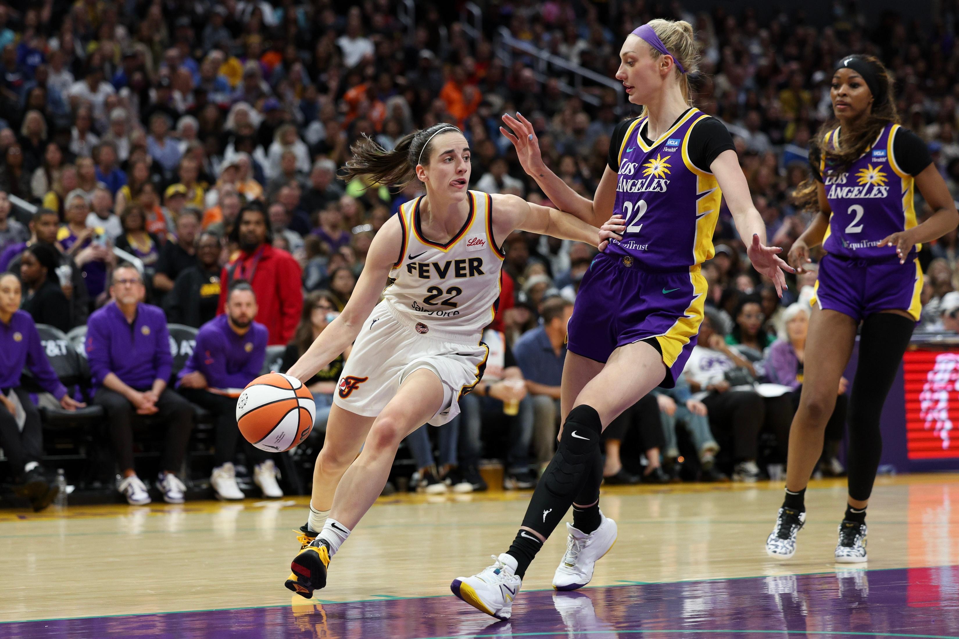 Caitlin Clark Win 1st Fever Game Over LA Sparks 78–73 in Front of 19,103