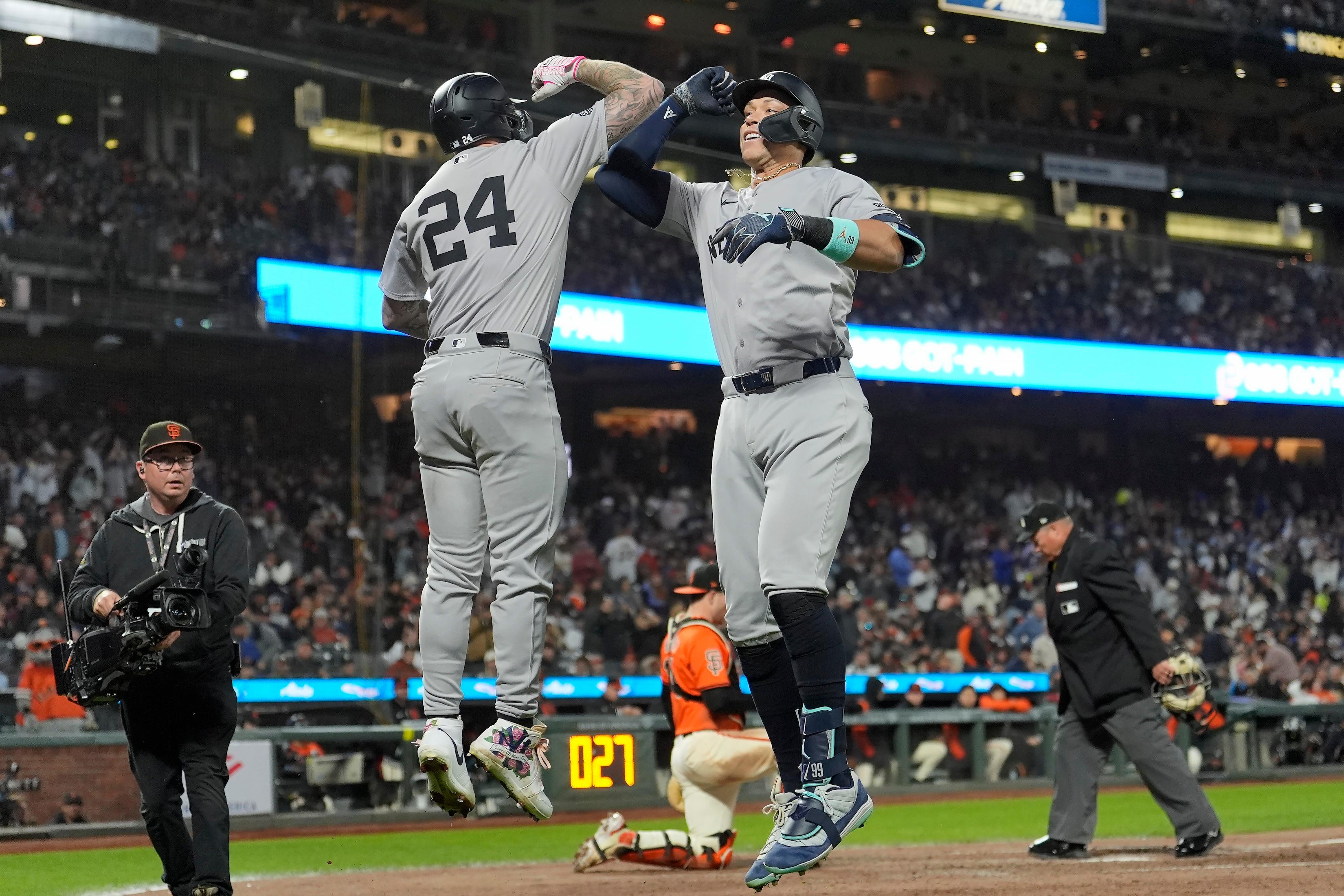 Aaron Judge Caps Huge May by Hitting 2 More Homers to Lead the Yankees Past the Giants 6–2