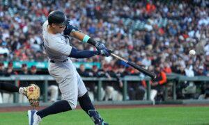 Yankees’ Aaron Judge Makes Himself Right at Home vs. Giants