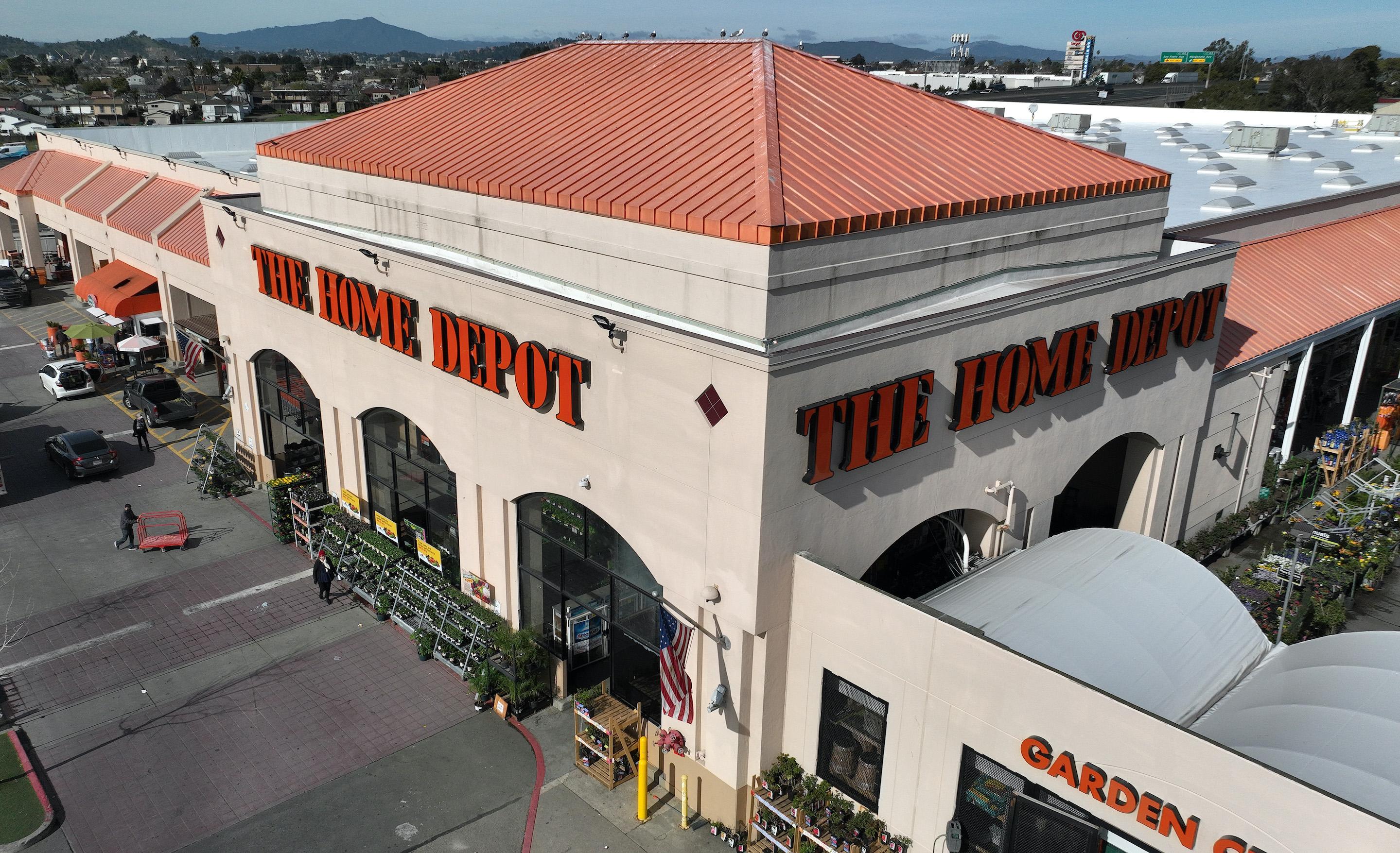 Los Angeles Firm Buys San Diego Shopping Center for $99 Million