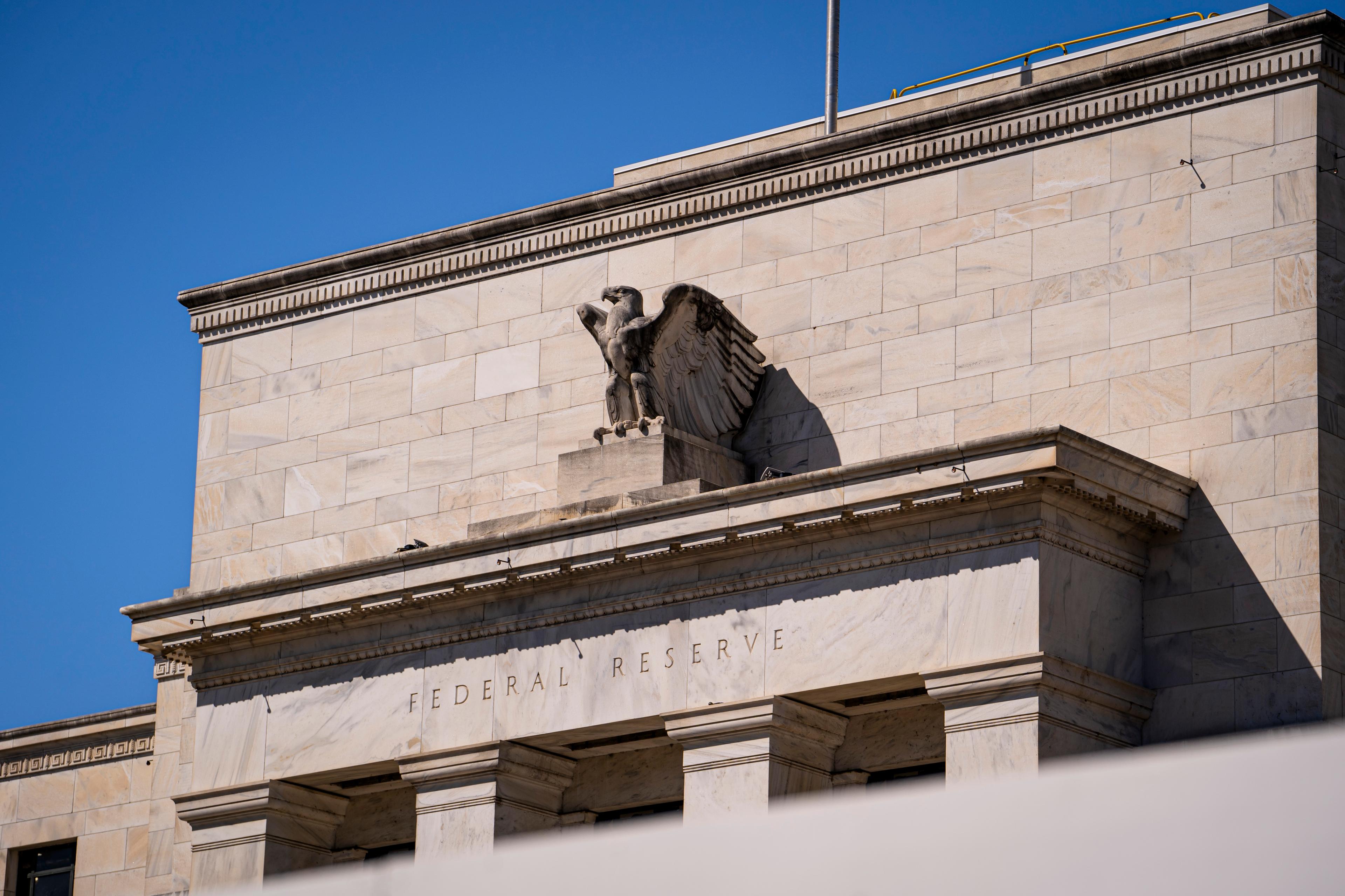 Fed President Points to Several ‘Warning Signs’ for Economy